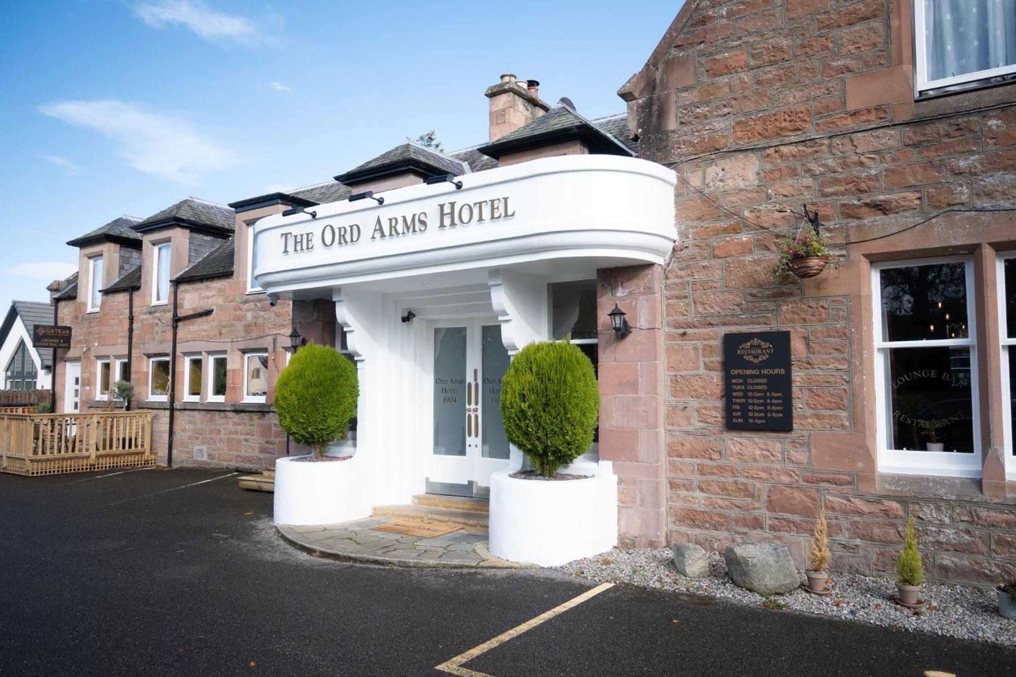 Ord Arms Hotel Muir of Ord Exterior foto